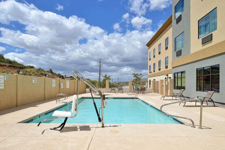 Hotel Holiday Inn Express & Suites Globe