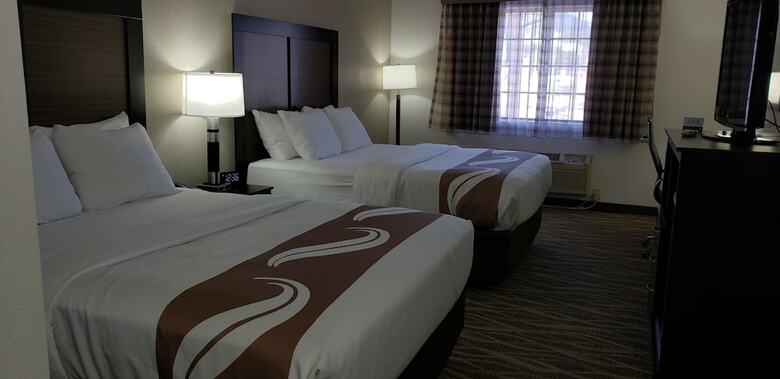 Hotel Quality Inn & Suites