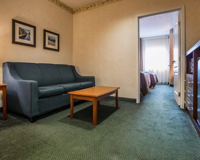 Hotel Quality Inn & Suites