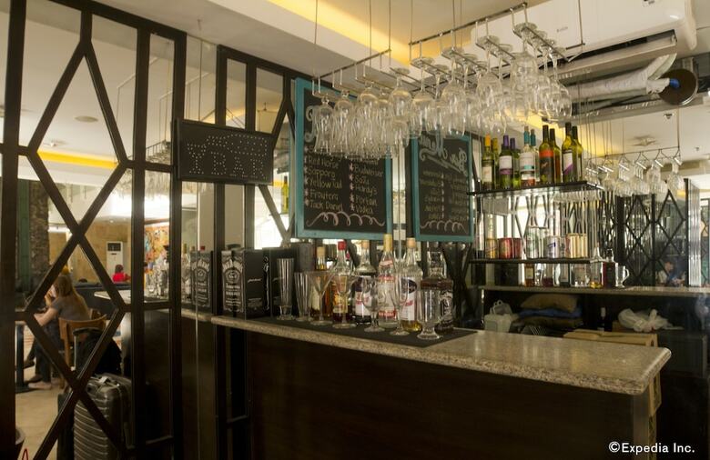 Hotel Regency Grand Suites