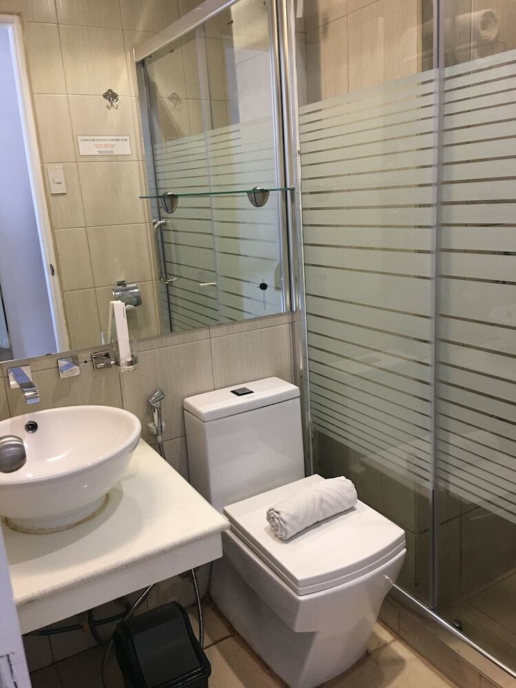 Hotel Regency Grand Suites