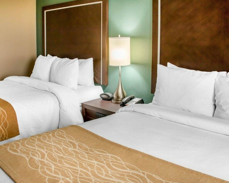 Hotel Comfort Inn & Suites