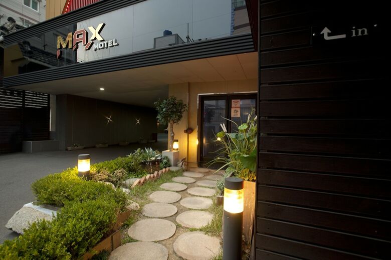 Hotel Max Motel