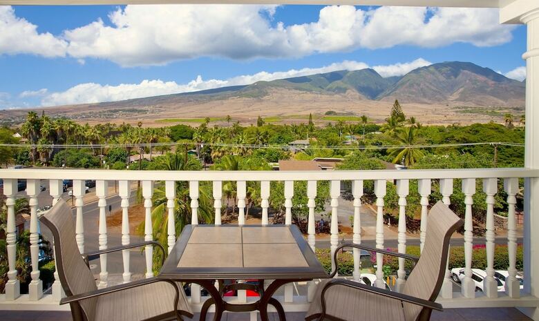 Lahaina Shores Beach Resort