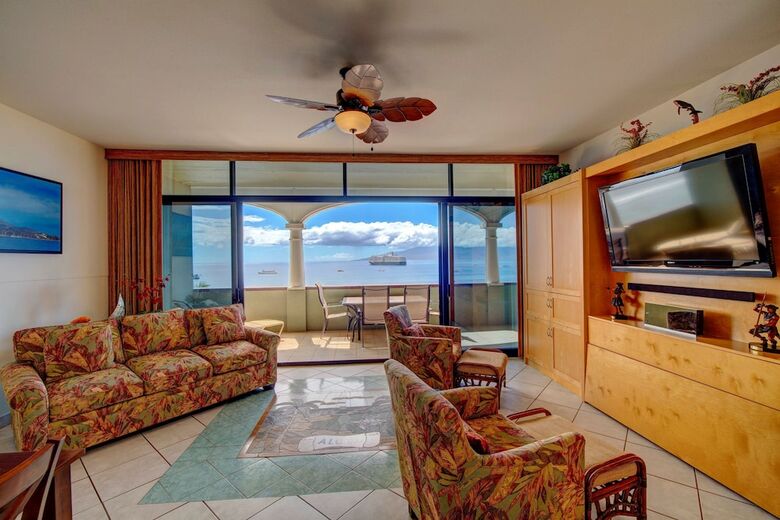 Lahaina Shores Beach Resort