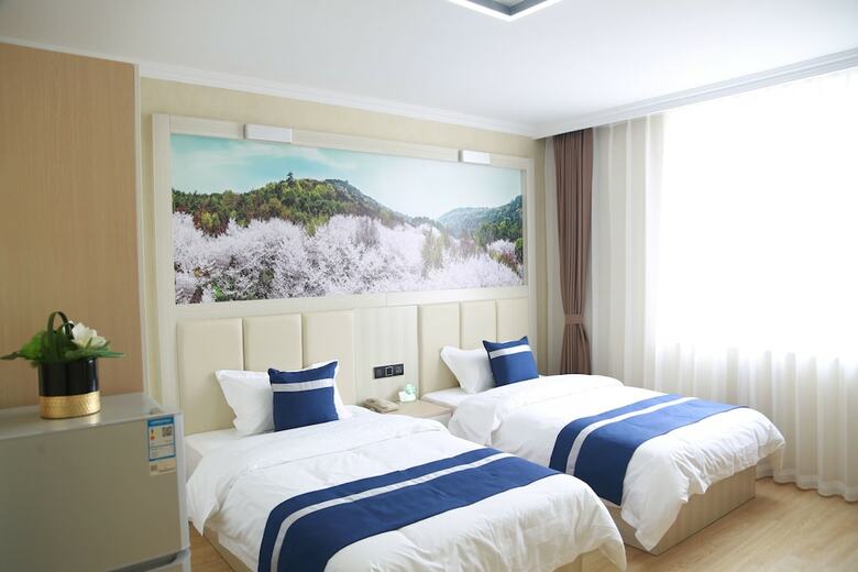 Golden Phoenix Hotel