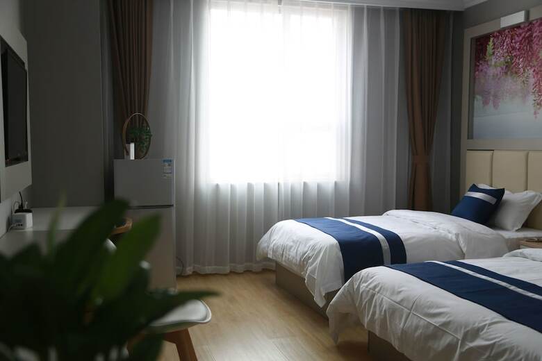 Golden Phoenix Hotel