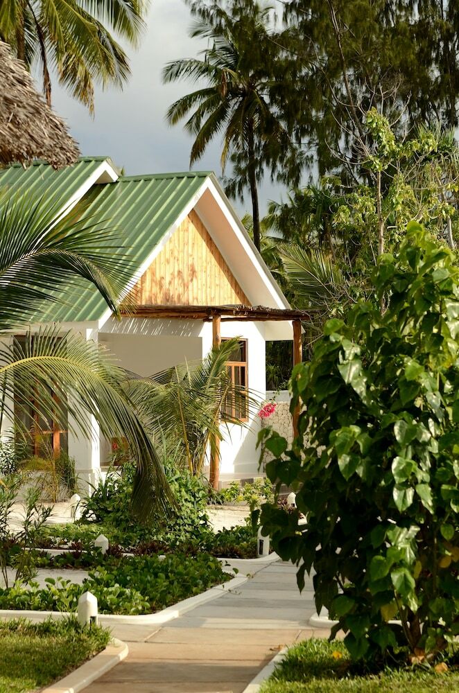 Hotel Kisiwa On The Beach
