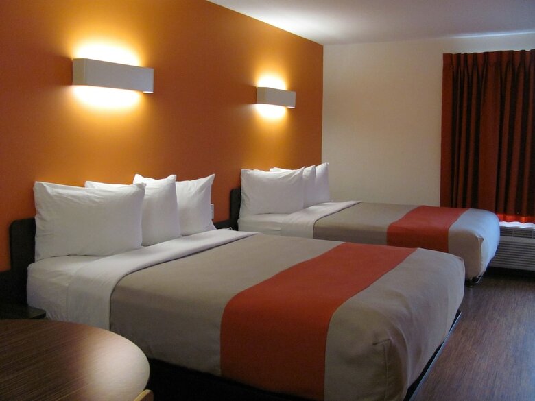 Motel 6 Airdrie, Ab