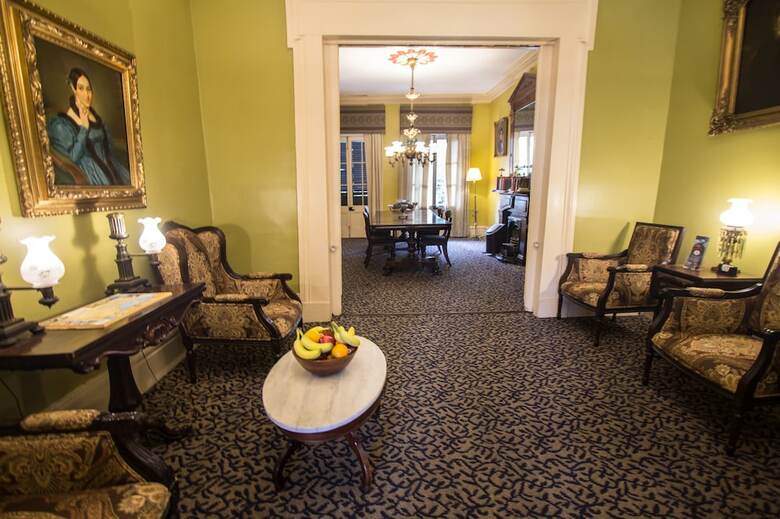 Hotel Lamothe House