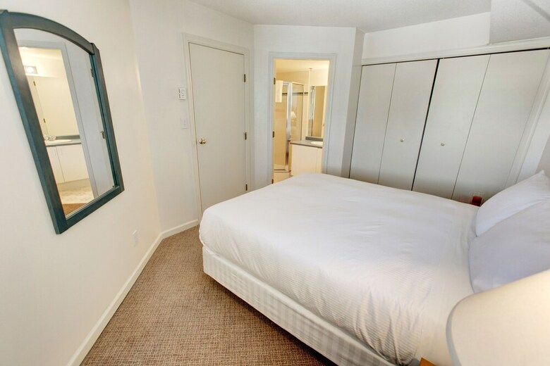 Resortquest At Marketplace Lodge