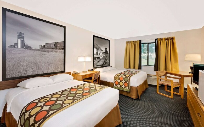 Hotel Super 8 By Wyndham St. James