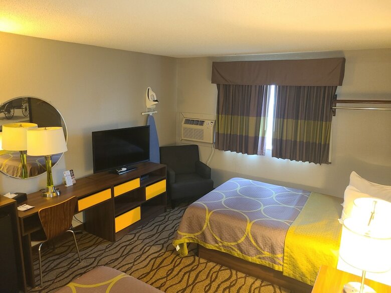 Hotel Super 8 By Wyndham Bedford