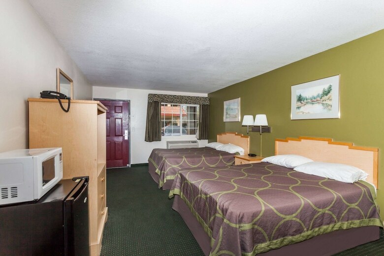 Motel Super 8 By Wyndham Visalia