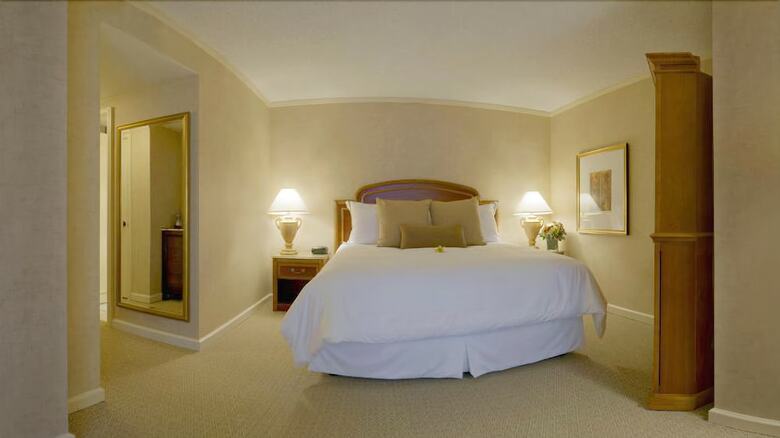 Omni Mandalay Hotel At Las Colinas