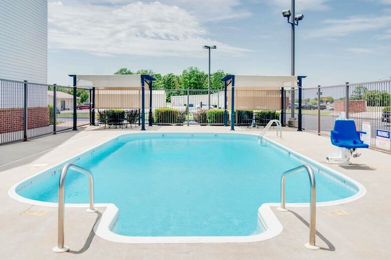 Hotel Super 8 By Wyndham Monett
