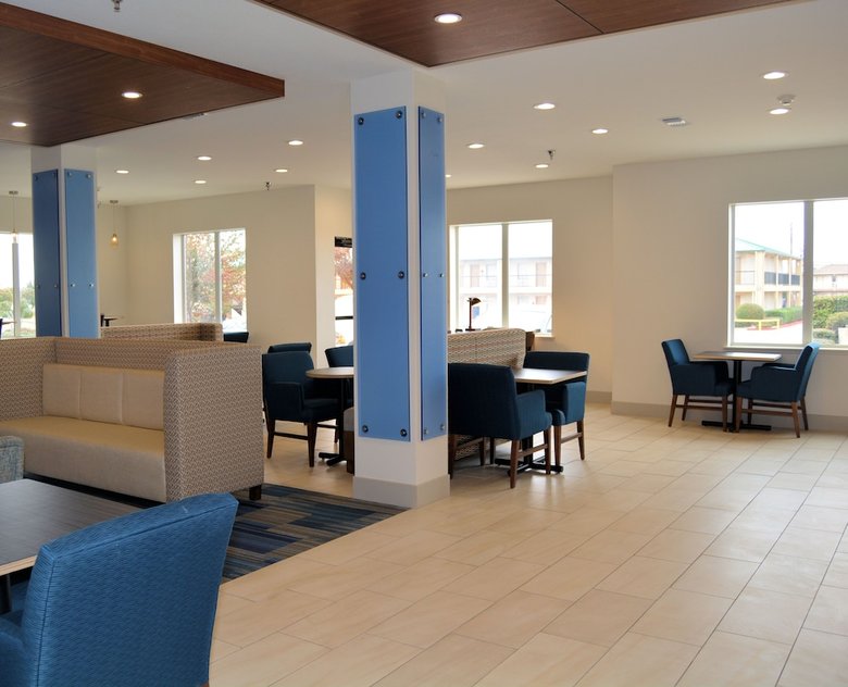 Hotel Holiday Inn Express And Suites