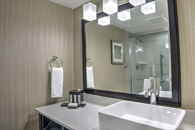 Hotel Embassy Suites Indianapolis North