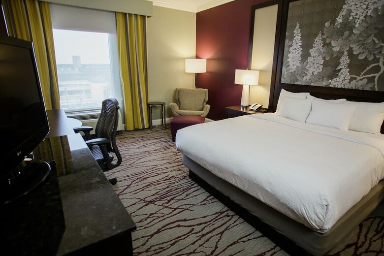 Doubletree By Hilton Hotel Savannah Historic District