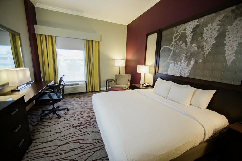 Doubletree By Hilton Hotel Savannah Historic District