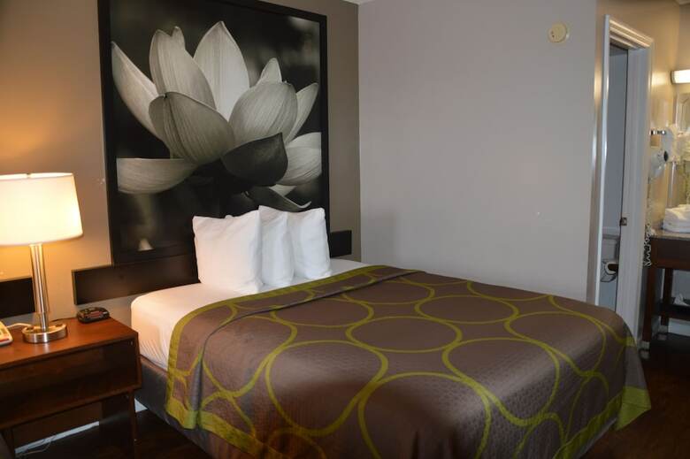 Motel Super 8 By Wyndham Madison