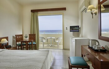 Iris Beach Hotel