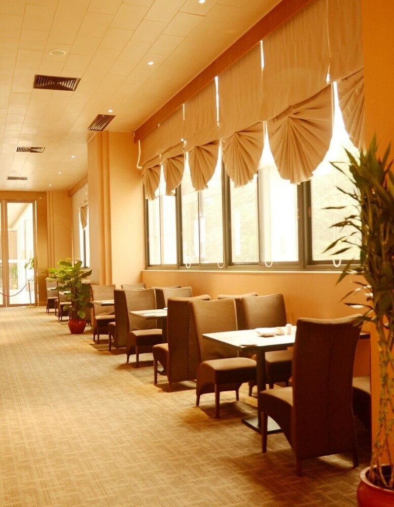 Hong Yuan Hotel