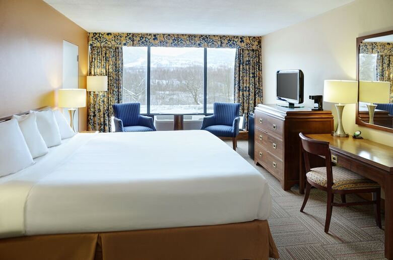 Hotel Greenwood Inn & Suites