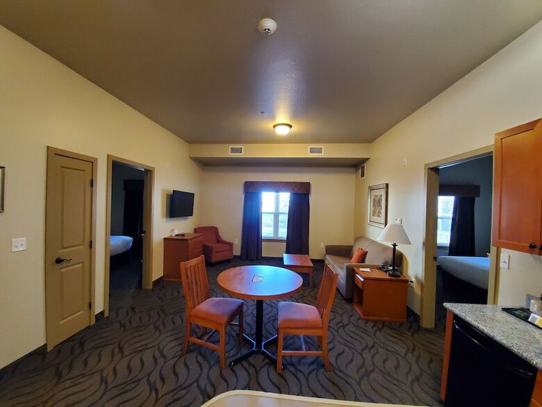 Clarion Hotel & Suites