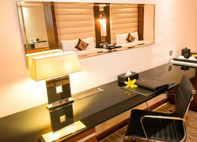 Royal Halong Hotel