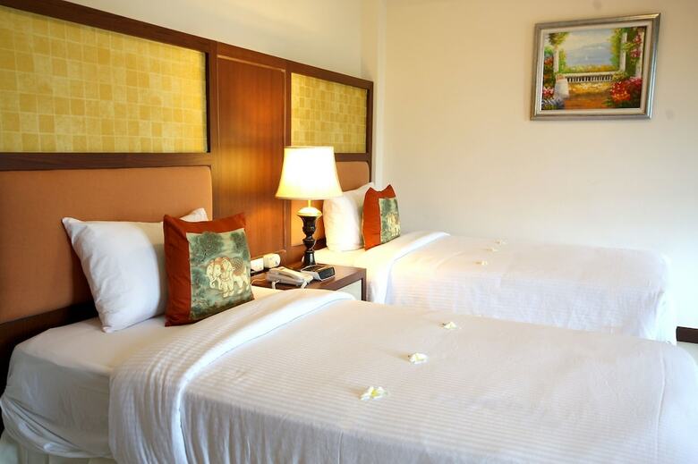 Thai Thani Pool Villa Resort