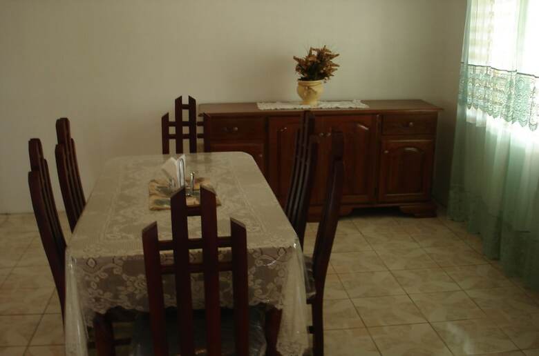Hotel Treasure Bay Guesthouse