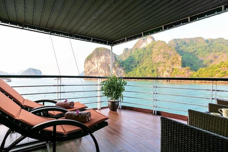 Pelican Halong Cruise