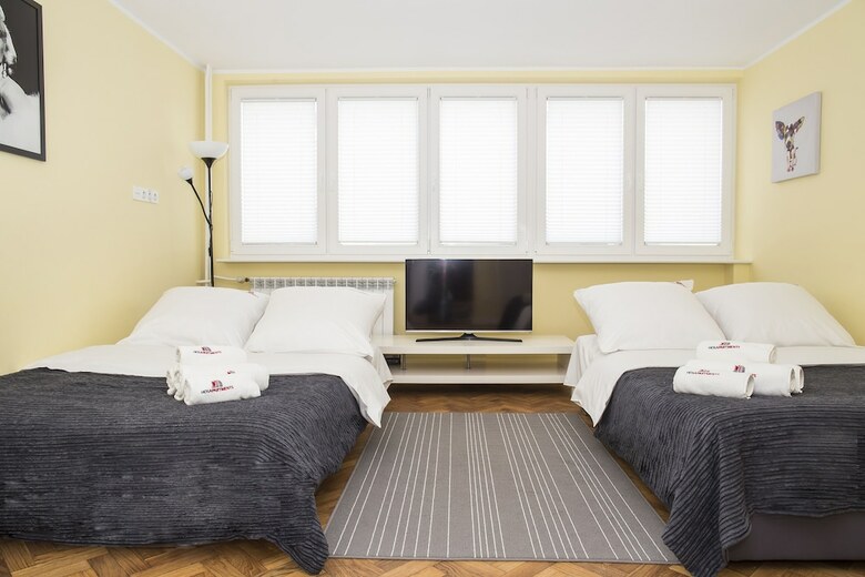 Aparthotel Hosapartments City Center