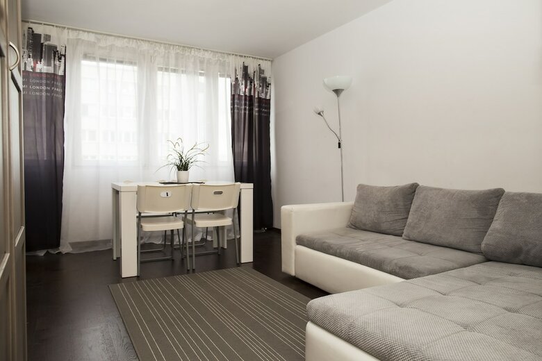 Aparthotel Hosapartments City Center