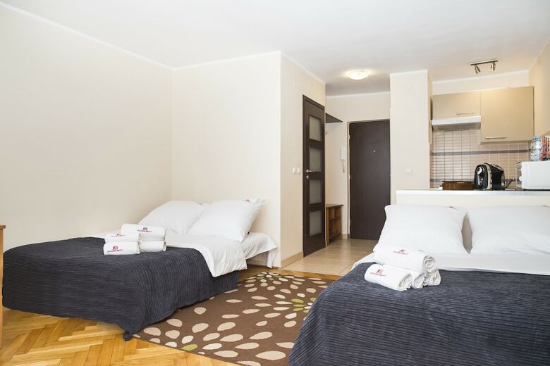 Aparthotel Hosapartments City Center