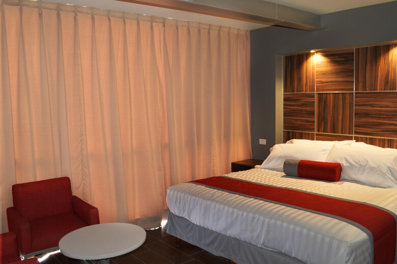 Hotel Block Suites