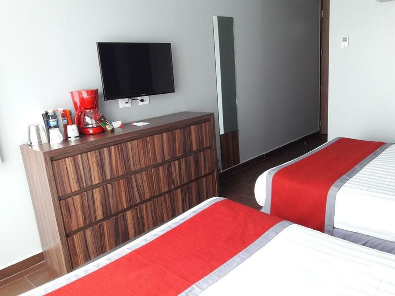 Hotel Block Suites