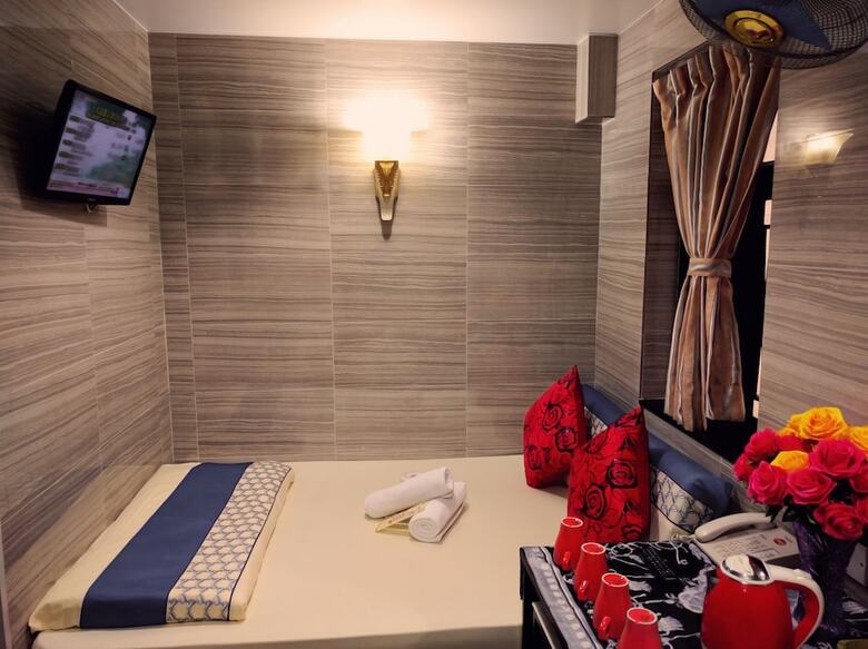 Hostal Day And Night Hotel - Hostel