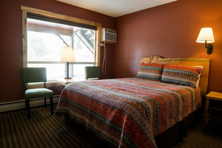 Hotel Estes