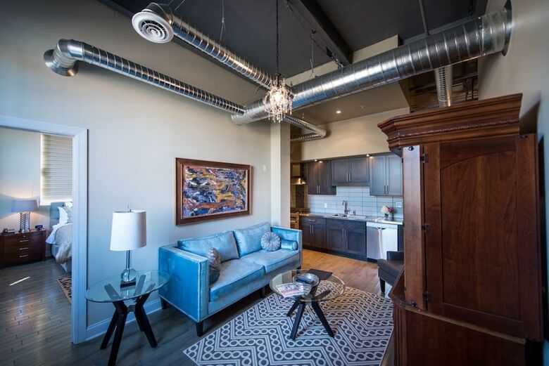 Hotel Foundry Suites
