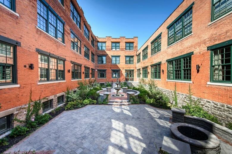 Hotel Foundry Suites