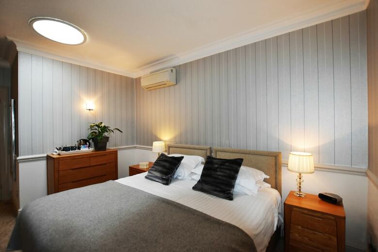 Watersmeet Hotel