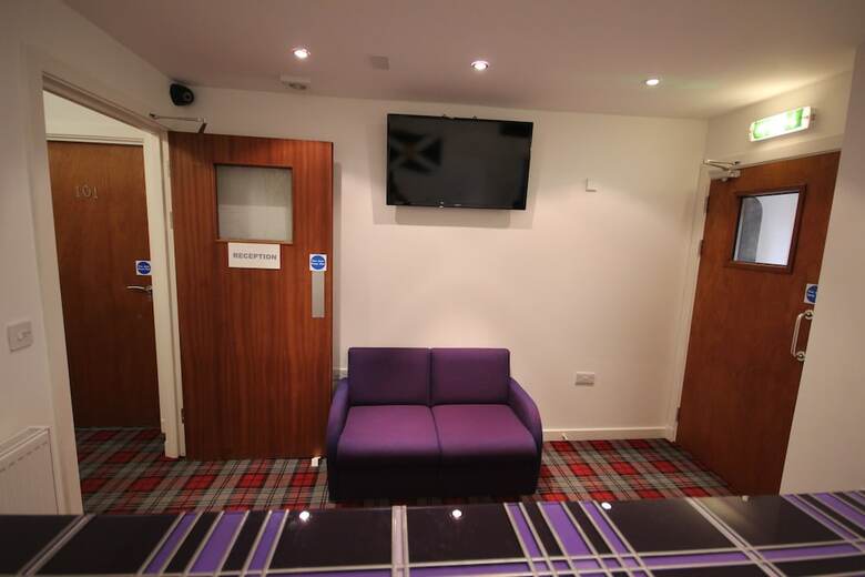 Hostal Tartan Lodge - Hostel