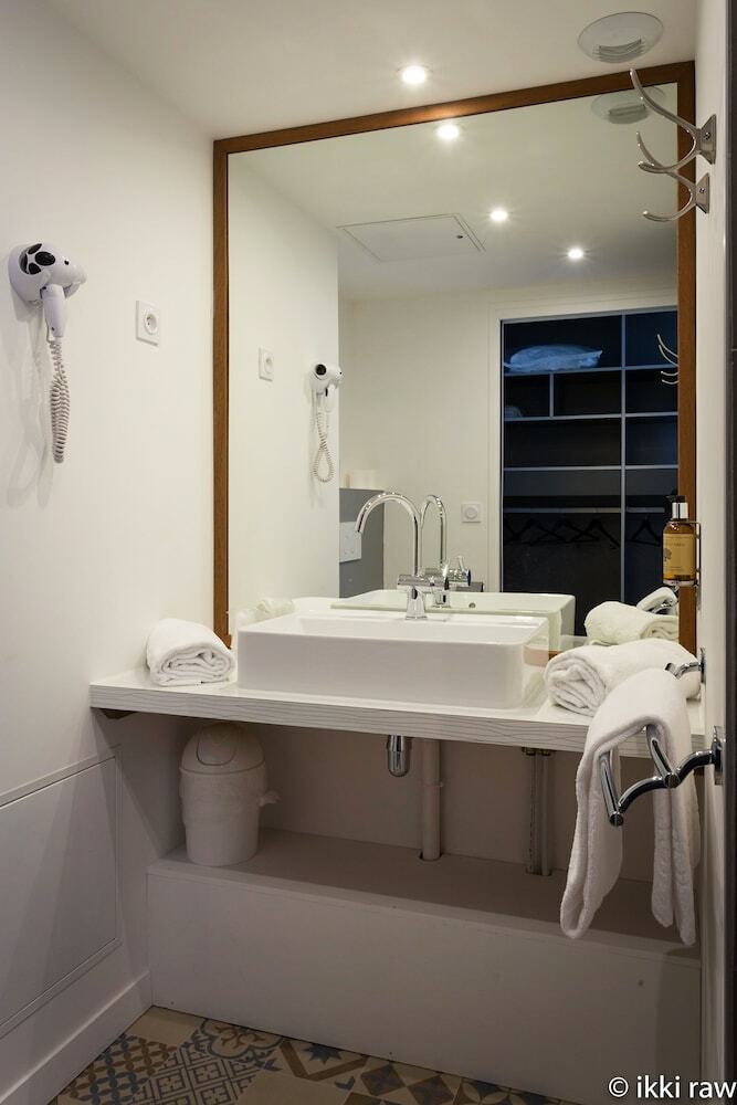Hotel H�tel Lib�ra Caen