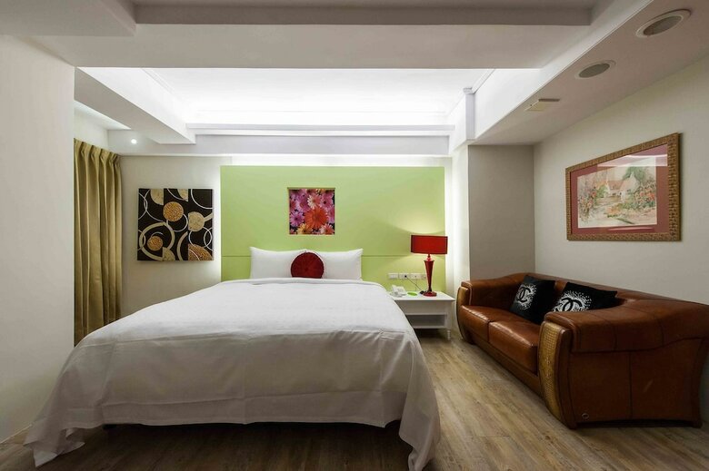 Liz Hotel