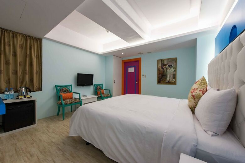 Liz Hotel