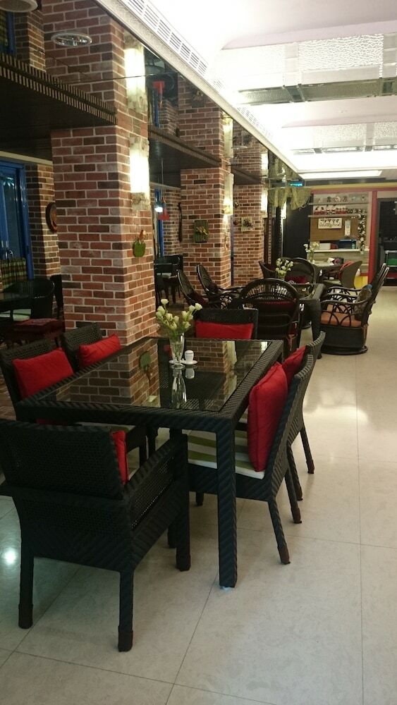 Liz Hotel