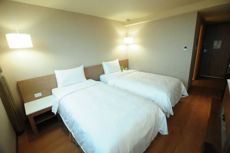 Kindness Hotel - Kaohsiung Main Station
