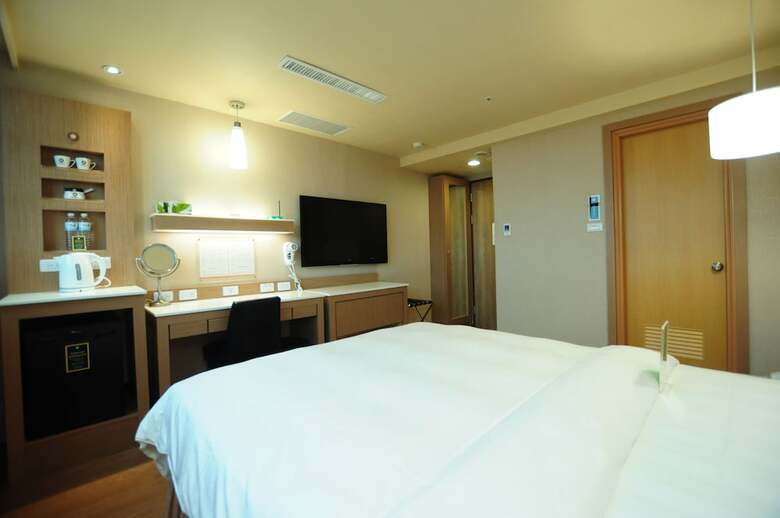 Kindness Hotel - Kaohsiung Main Station